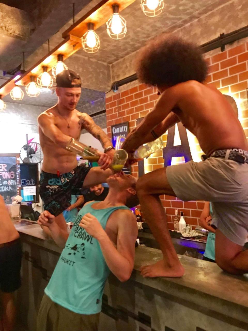 Bodega Phuket Patong (Adults Only) Hostel Luaran gambar